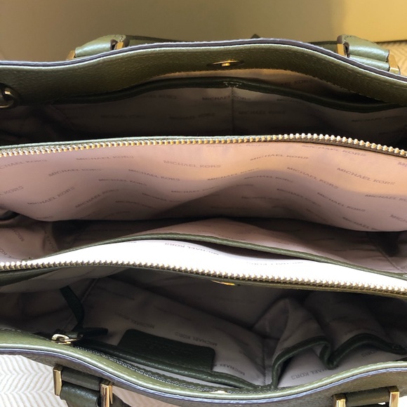 Michael Kors handbag - Picture 4 of 7